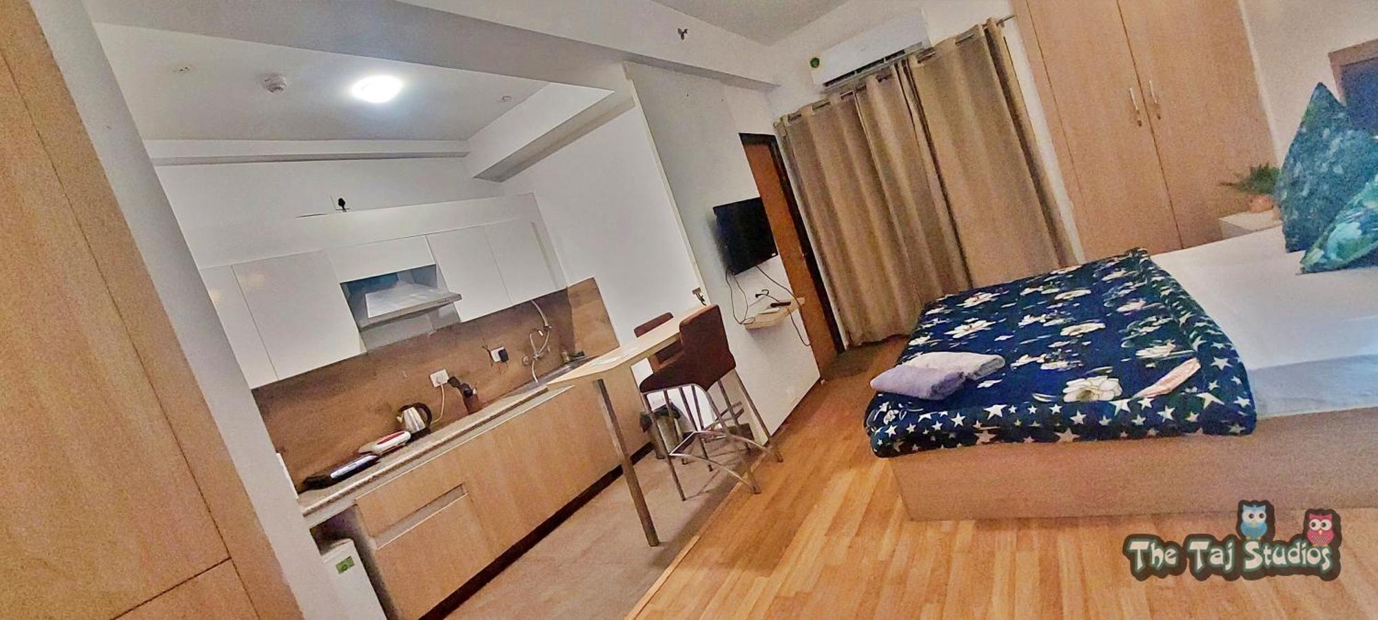 Top Luxury & Couple Friendly Stay Gp By Taj Suites & Studios #New Year Party & Stay Ноида Екстериор снимка